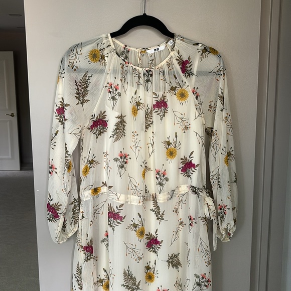 Uniqlo Maxi/Midi Floral & Cream Flowy Dress, Size XS - Picture 3 of 9